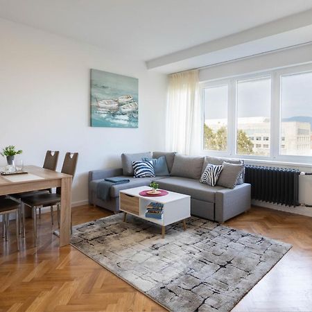 Spacious 2Bdr Apartment- Skyline View Загреб Екстериор снимка