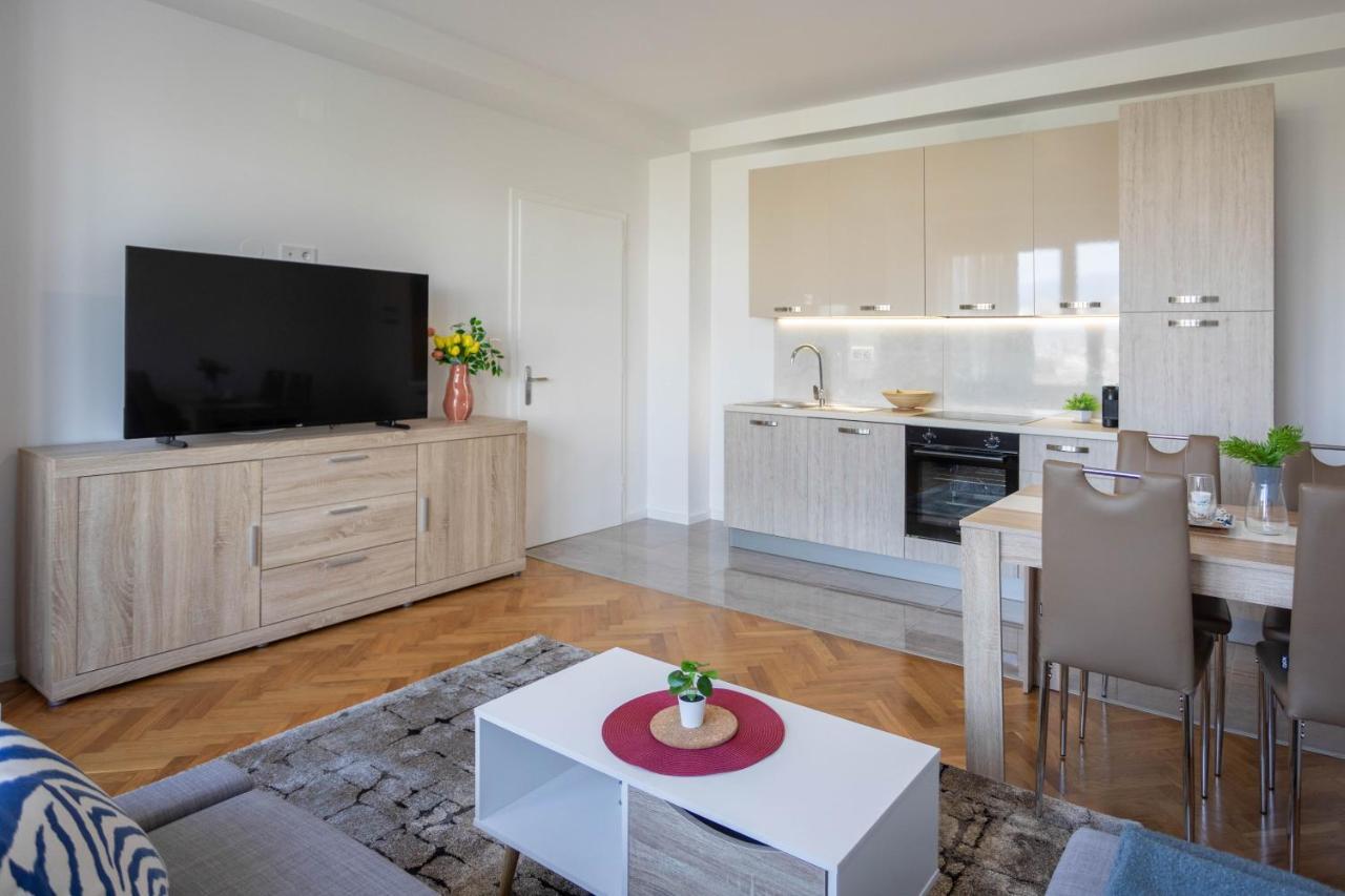 Spacious 2Bdr Apartment- Skyline View Загреб Екстериор снимка