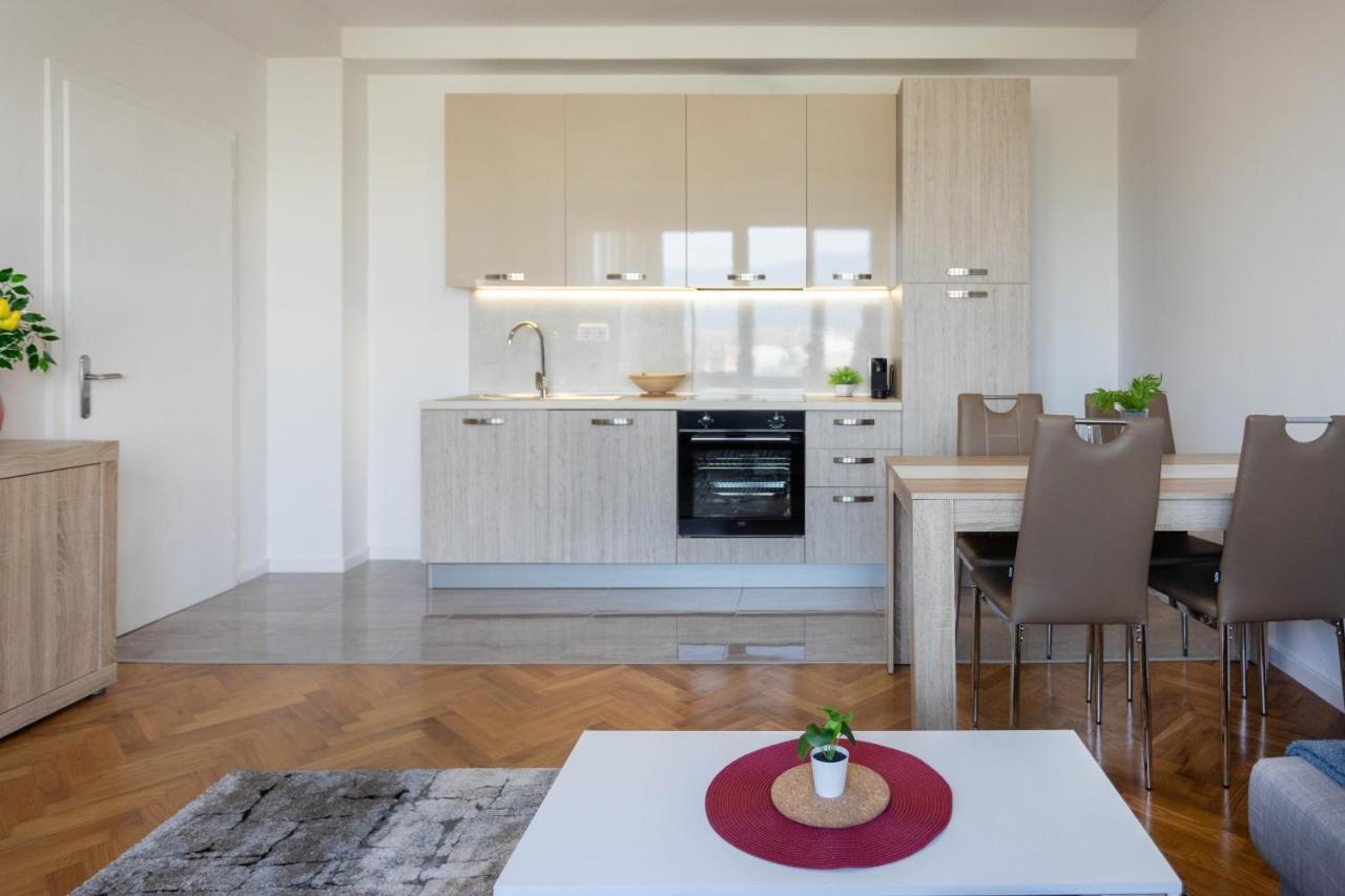 Spacious 2Bdr Apartment- Skyline View Загреб Екстериор снимка