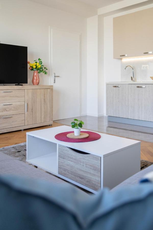 Spacious 2Bdr Apartment- Skyline View Загреб Екстериор снимка